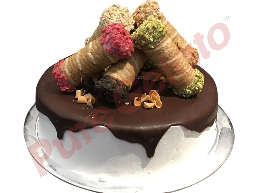 cannoli-gelato-cake-chocolate-drip